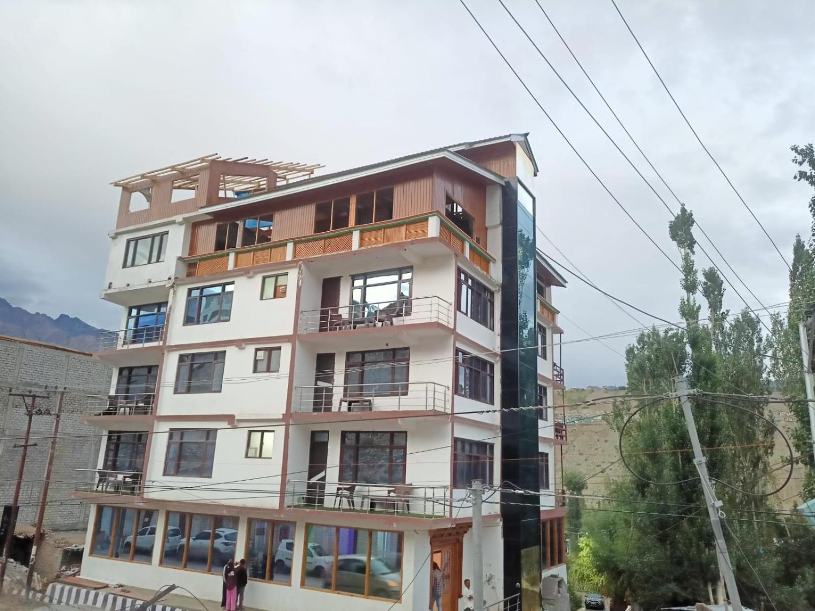 Hotel D Indian Kargil Kültér fotó